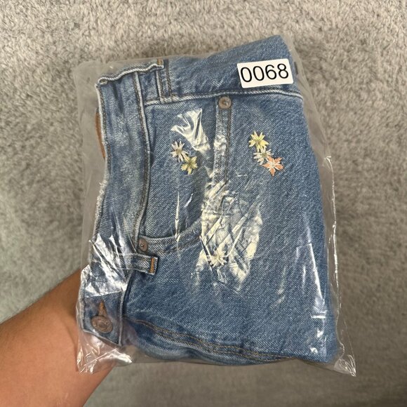 American Eagle Cut-Off Jean Shorts Embroidered Floral Women's 00 Denim Stretch - Picture 13 of 13